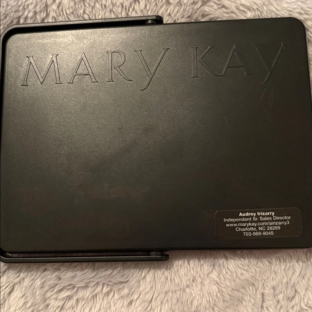 Mary Kay makeup 2 mirrors, 4 cards, 2 trays, 2 mesh pouches
